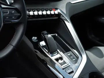 Peugeot 3008 PHEV 300 EAT8 4X4 Allure Pack