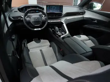 Peugeot 3008 PHEV 300 EAT8 4X4 Allure Pack