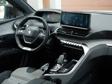 Peugeot 3008 PHEV 300 EAT8 4X4 Allure Pack