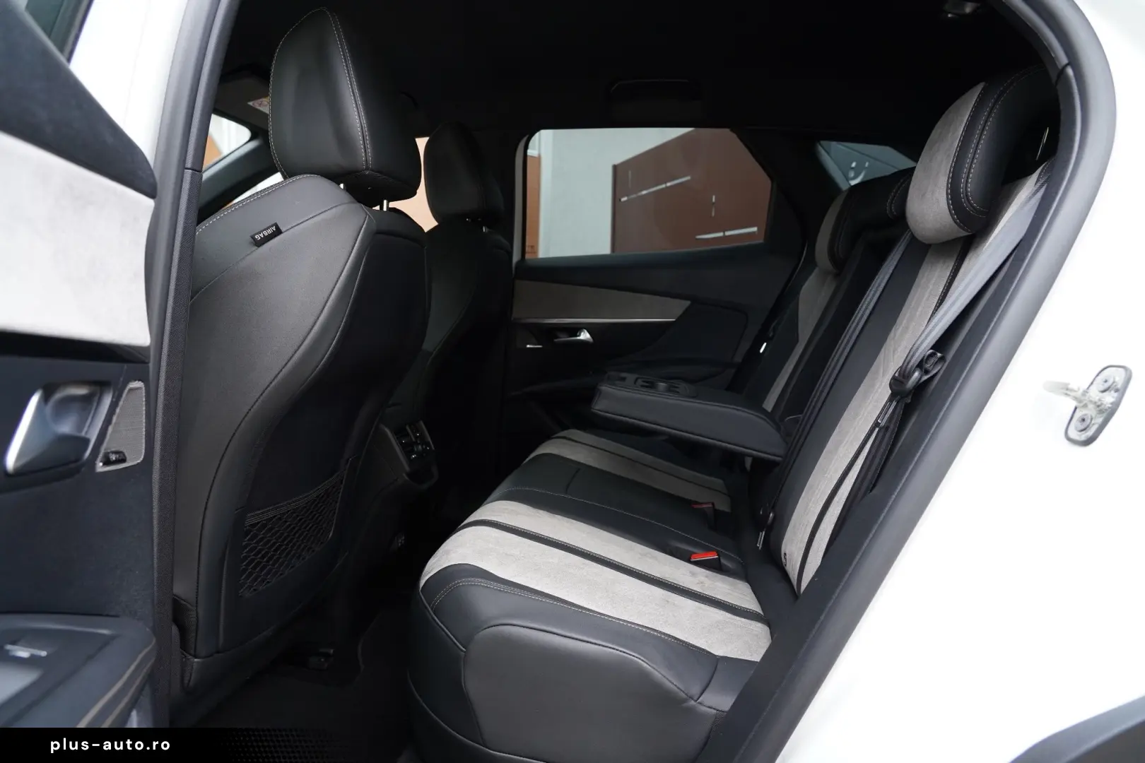 Peugeot 3008 PHEV 300 EAT8 4X4 Allure Pack