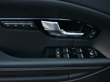 Land-Rover Range-Rover-Evoque