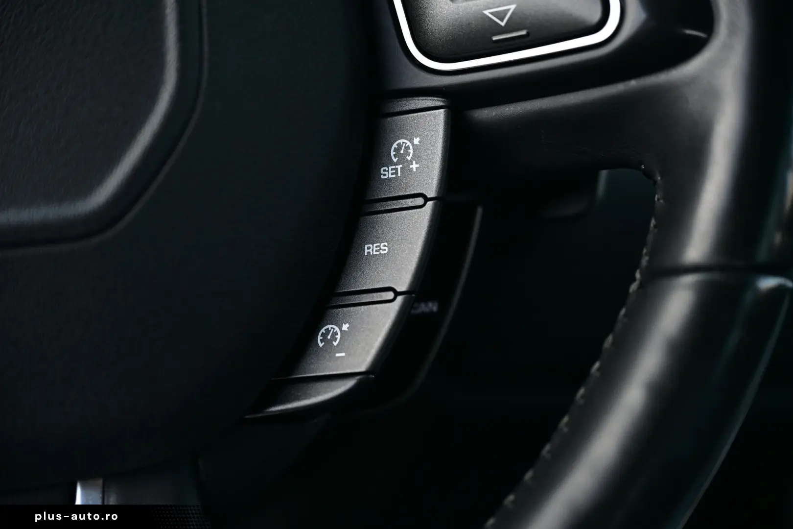 Land-Rover Range-Rover-Evoque
