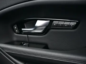 Land-Rover Range-Rover-Evoque