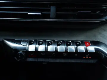 Peugeot 3008 PHEV EAT8 4X4 GT Pack