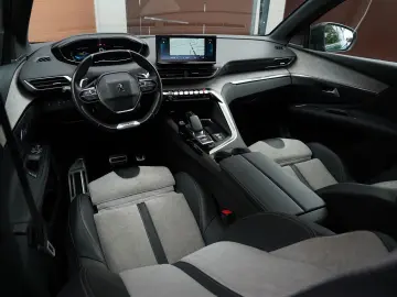 Peugeot 3008 PHEV EAT8 4X4 GT Pack