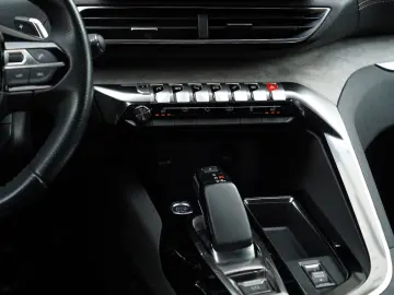 Peugeot 3008 PHEV EAT8 4X4 GT Pack