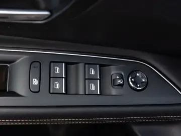 Peugeot 3008 PHEV EAT8 4X4 GT Pack