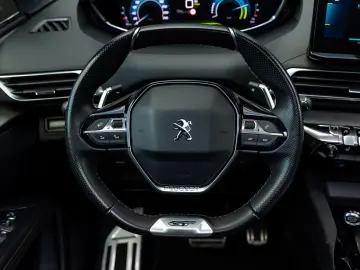 Peugeot 3008 PHEV EAT8 4X4 GT Pack