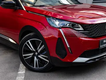 Peugeot 3008 PHEV EAT8 4X4 GT Pack