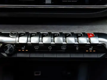 Peugeot 3008 PHEV EAT8 4X4 GT Pack