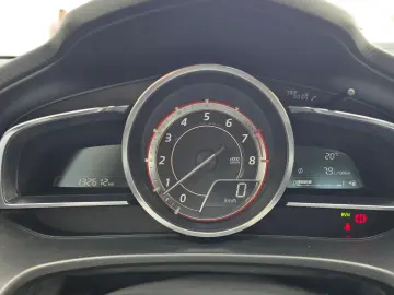 Mazda 3 - 2.0 Revolution
