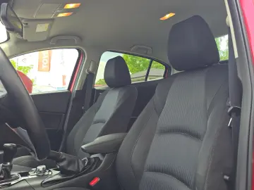 Mazda 3 - 2.0 Revolution