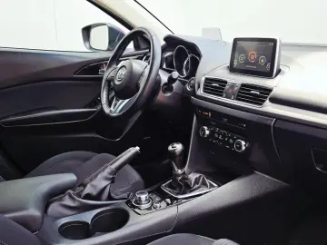 Mazda 3 - 2.0 Revolution