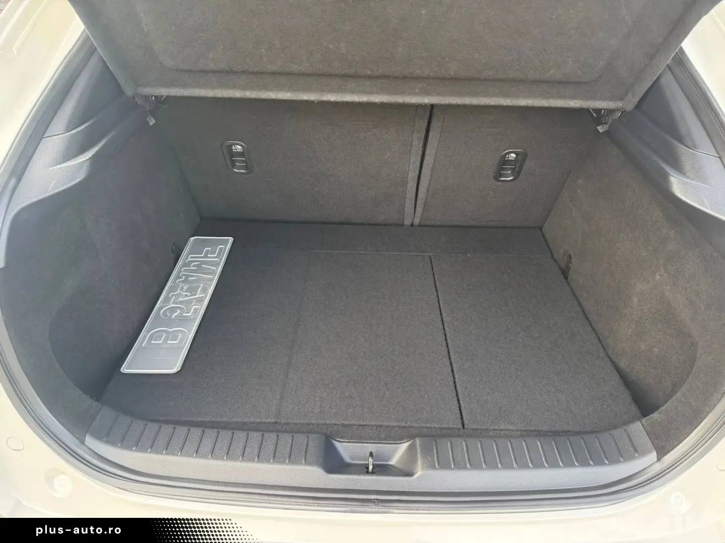 Mazda CX-30 e-Skyactiv-G122 Plus MT