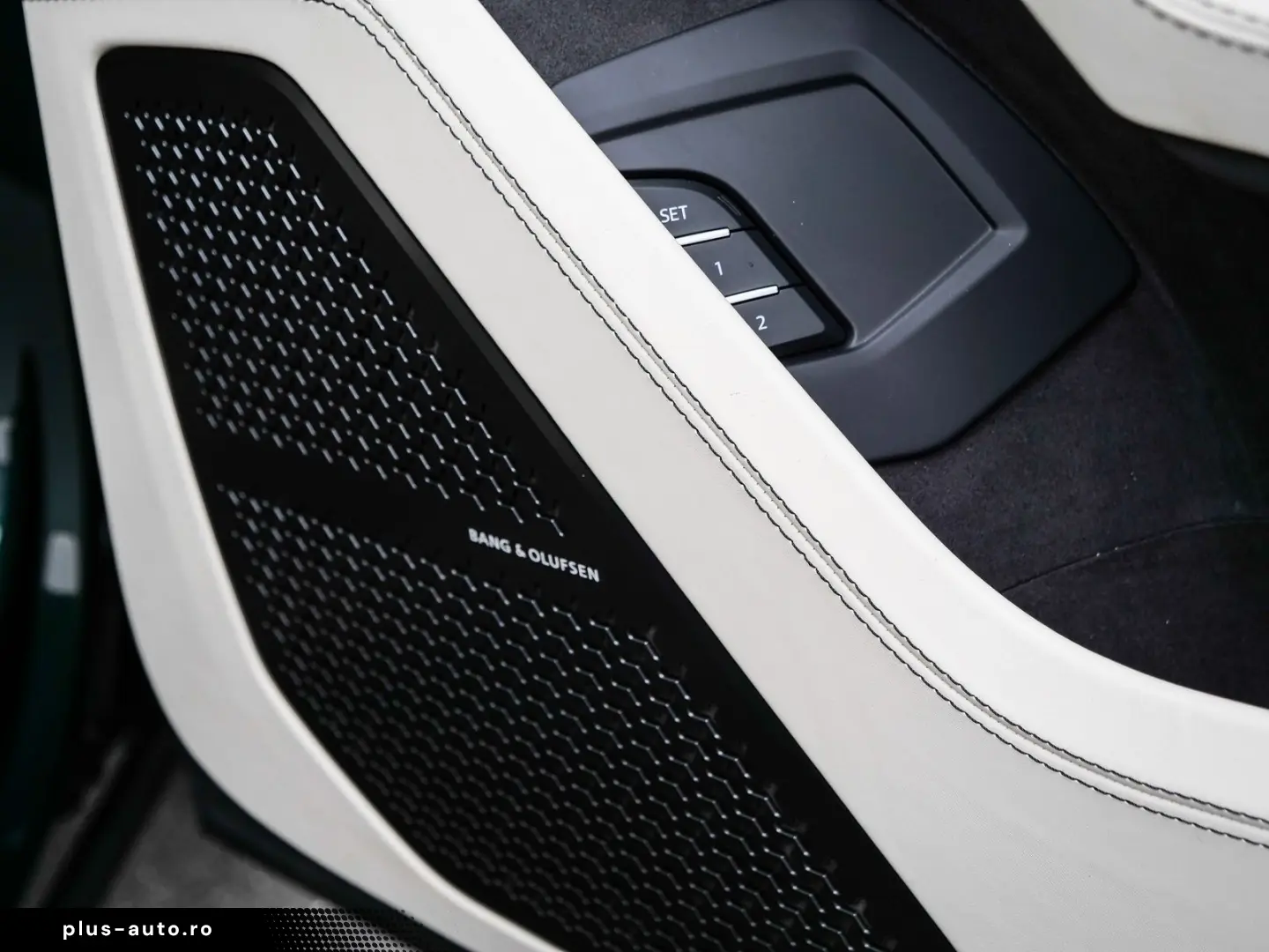 LAMBORGHINI Urus SE Verde Hydra  Panoramic Roof