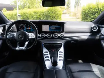 MERCEDES-BENZ AMG GT 43 4Matic