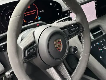 PORSCHE Taycan GTS BOSE Rückfahrkamera 20-Zoll