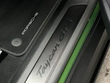 PORSCHE Taycan GTS BOSE Rückfahrkamera 20-Zoll