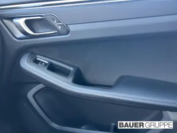 PORSCHE Macan LED Navi DAB Sitzheizung 3-Zonen-Klima Rüc