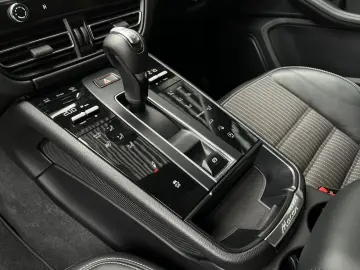 PORSCHE Macan T 75l  PDLS    Privacy  Servo   Tempolim.
