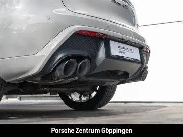 PORSCHE Macan GTS Surround-View BOSE 21-Zoll Luftfederun