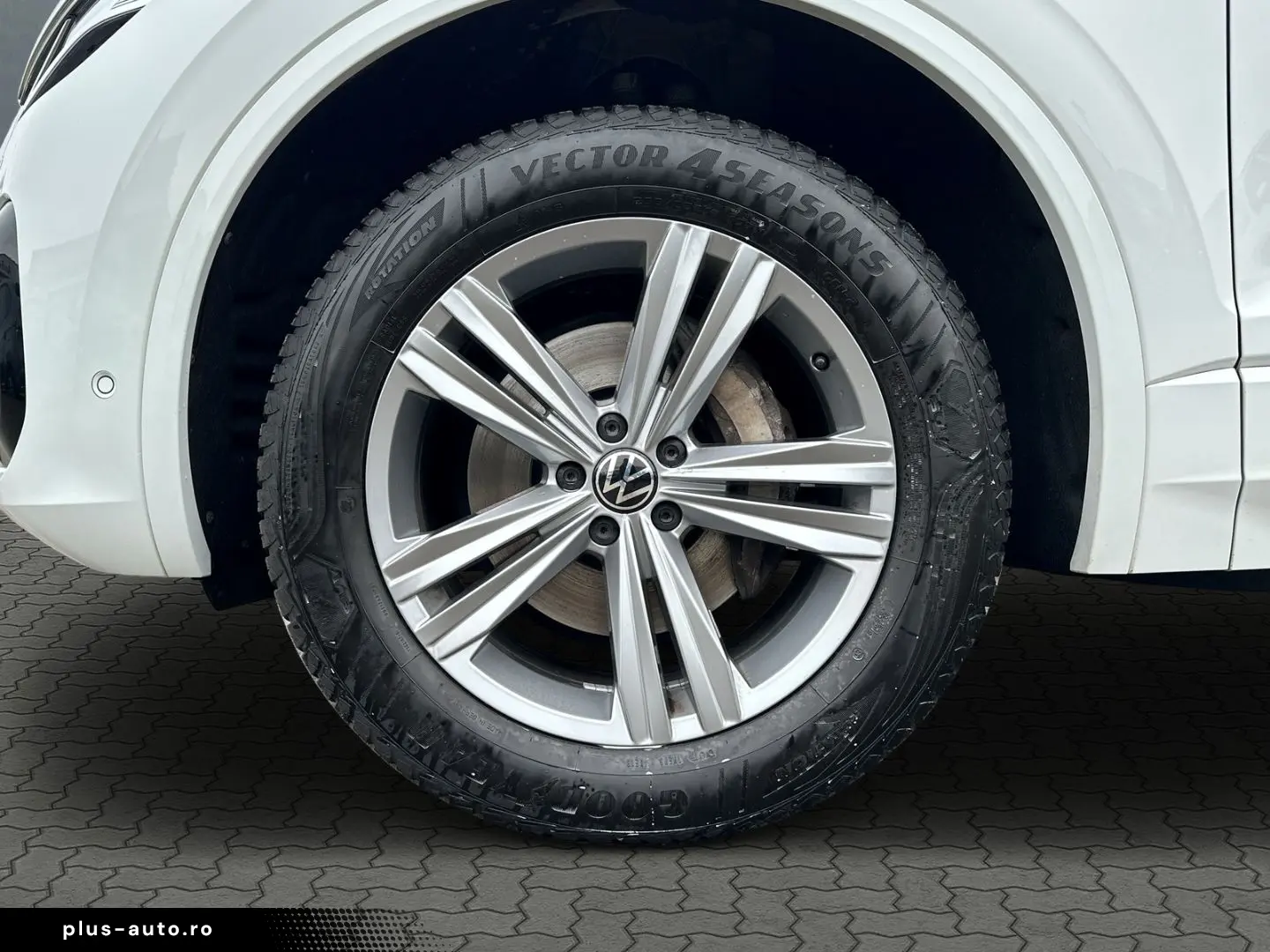 VW Touareg R-Line 4Motion Sportpaket Navi Leder LED