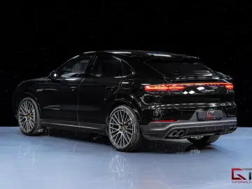 PORSCHE Cayenne E-Hyb Coupé Platinum Edt 22  Pano HuD