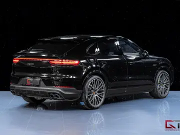 PORSCHE Cayenne E-Hyb Coupé Platinum Edt 22  Pano HuD