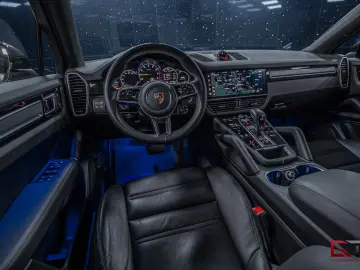 PORSCHE Cayenne E-Hyb Coupé Platinum Edt 22  Pano HuD
