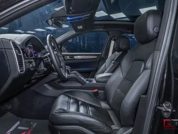 PORSCHE Cayenne E-Hyb Coupé Platinum Edt 22  Pano HuD