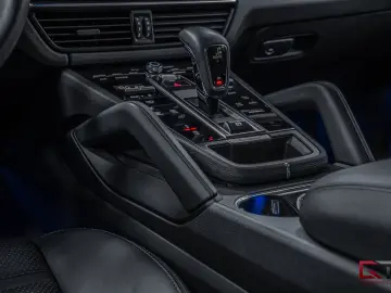 PORSCHE Cayenne E-Hyb Coupé Platinum Edt 22  Pano HuD