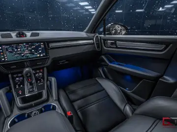 PORSCHE Cayenne E-Hyb Coupé Platinum Edt 22  Pano HuD