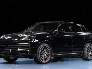 PORSCHE Cayenne E-Hyb Coupé Platinum Edt 22  Pano HuD
