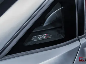 LAMBORGHINI Aventador SVJ Carbon Lifting Camera NOVITEC