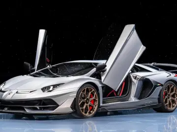 LAMBORGHINI Aventador SVJ Carbon Lifting Camera NOVITEC