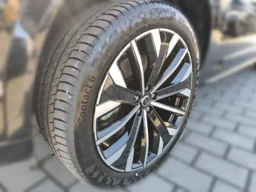 VOLVO XC90 T8 Plus Dark Plug-In Hybrid AWD 7-Sitzer Na