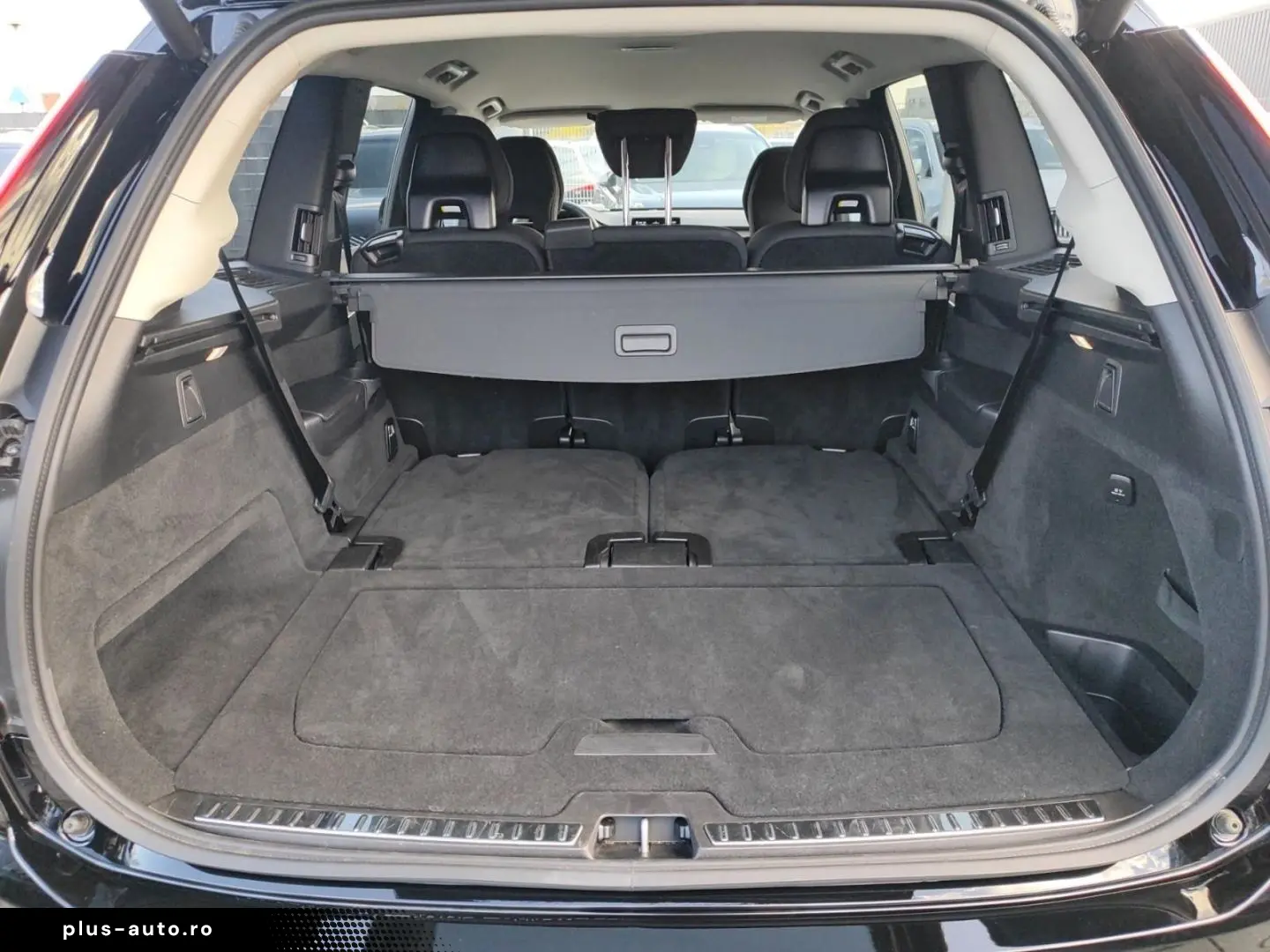 VOLVO XC90 T8 Plus Dark Plug-In Hybrid AWD 7-Sitzer Na
