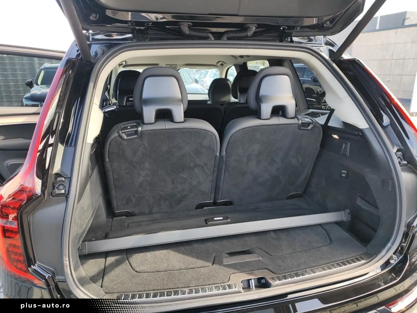 VOLVO XC90 T8 Plus Dark Plug-In Hybrid AWD 7-Sitzer Na