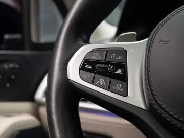 BMW G7X  X7 XDRIVE 40I