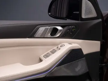 BMW G7X  X7 XDRIVE 40I