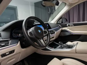 BMW G7X  X7 XDRIVE 40I