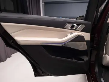 BMW G7X  X7 XDRIVE 40I