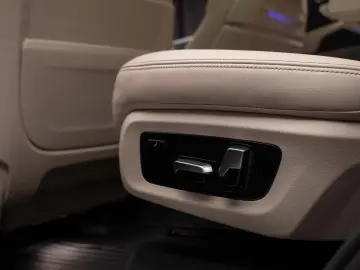 BMW G7X  X7 XDRIVE 40I