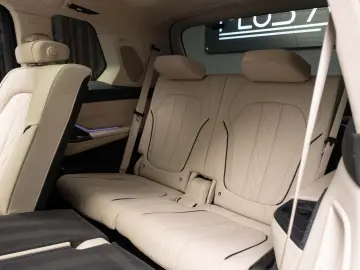 BMW G7X  X7 XDRIVE 40I