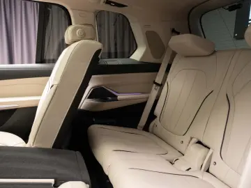BMW G7X  X7 XDRIVE 40I