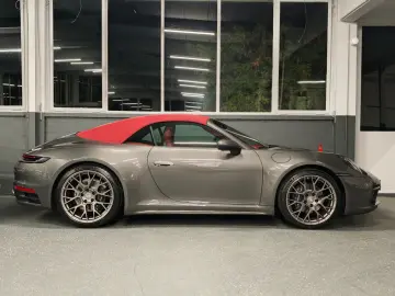 PORSCHE 992 CABRIO 6 TKM   BRD   APPROVED   21 ZOLL