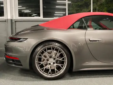 PORSCHE 992 CABRIO 6 TKM   BRD   APPROVED   21 ZOLL