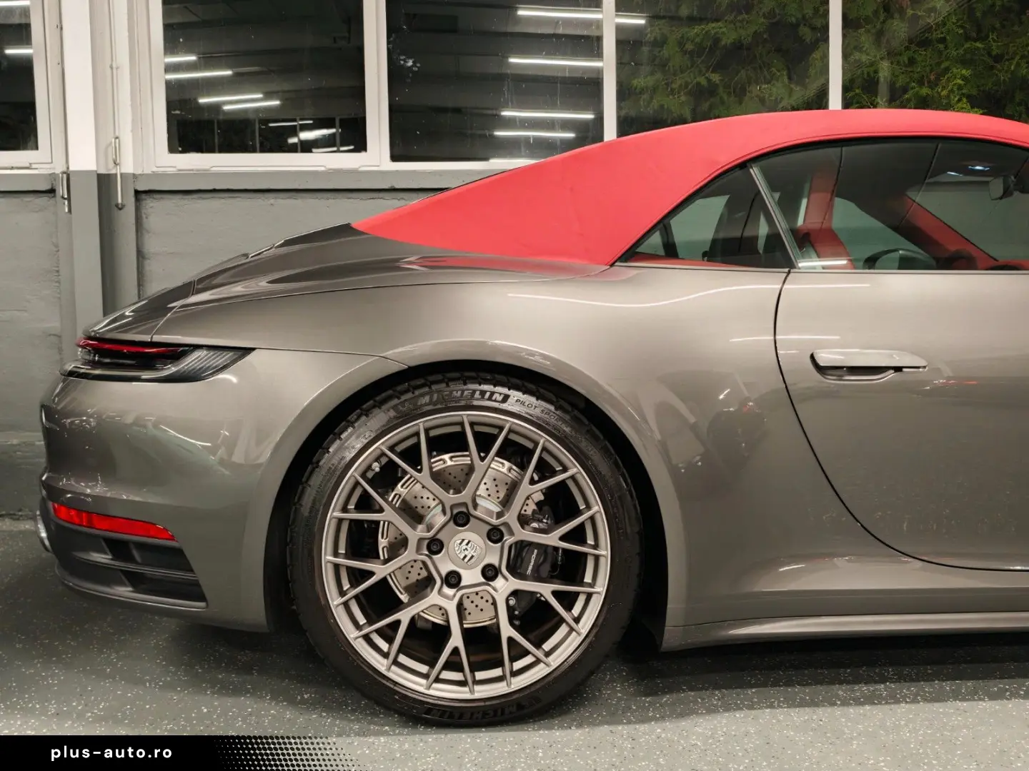 PORSCHE 992 CABRIO 6 TKM   BRD   APPROVED   21 ZOLL