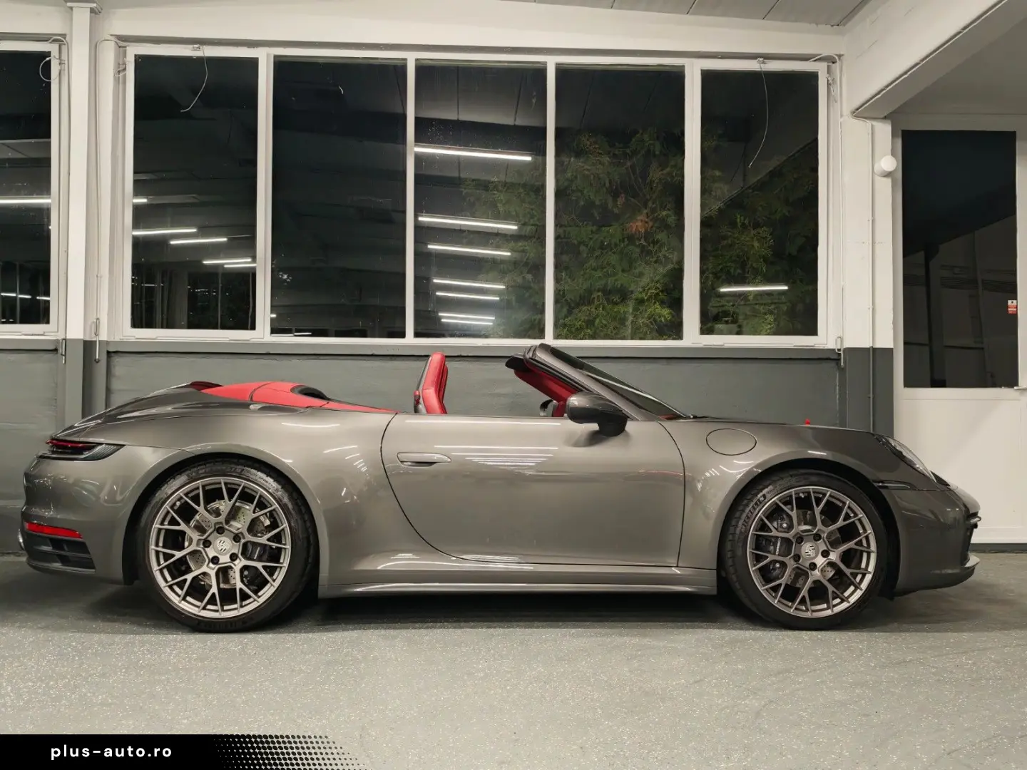 PORSCHE 992 CABRIO 6 TKM   BRD   APPROVED   21 ZOLL