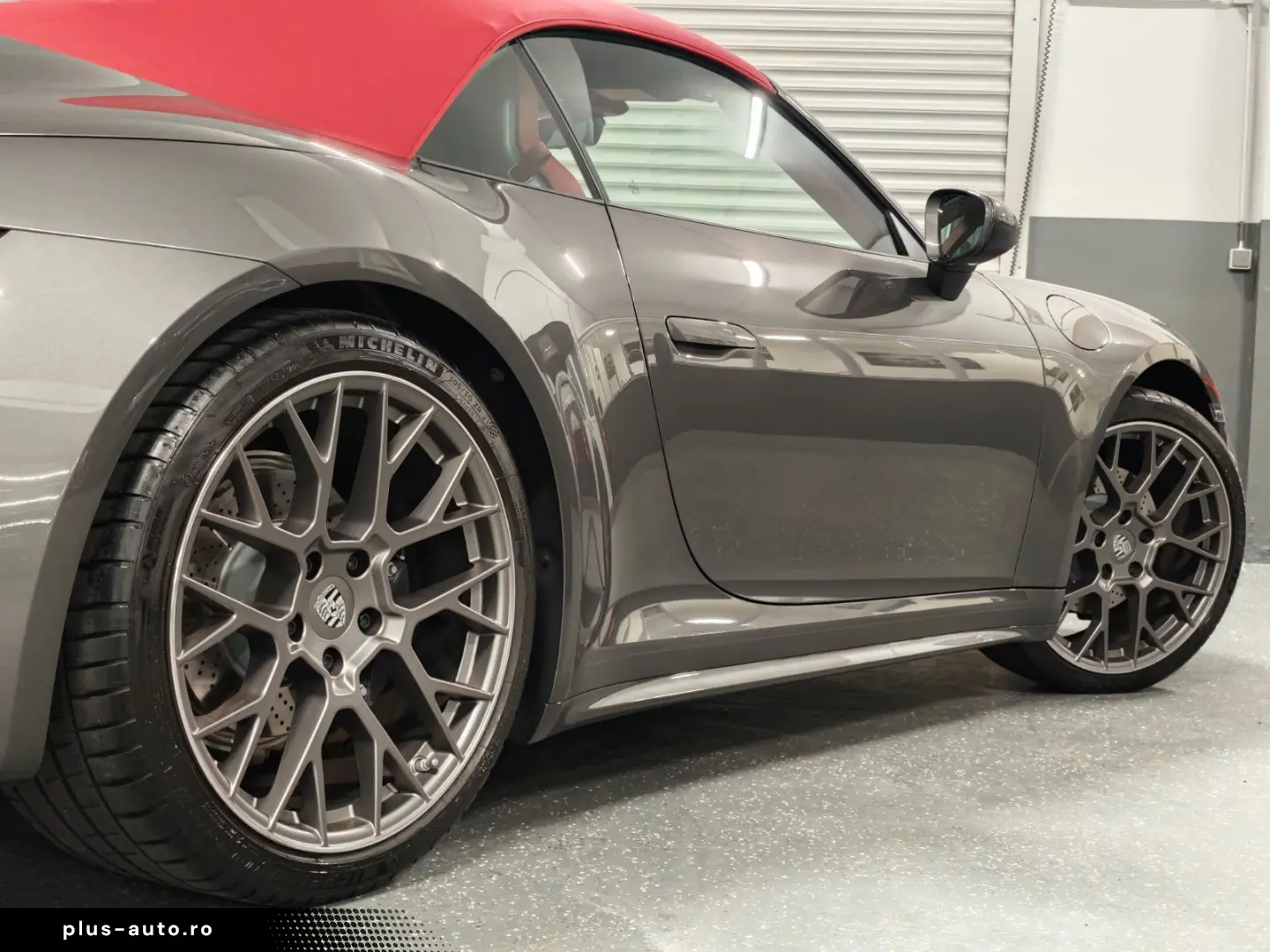 PORSCHE 992 CABRIO 6 TKM   BRD   APPROVED   21 ZOLL